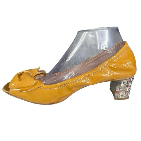 Miu Miu Women’s Beige Patent Leather Bow Crystal Studded Pumps Size 40.5 US 9.5 - Picture 2 of 14